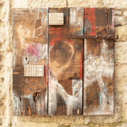 Atelier Mario Saravia, collage d'objets de récupération
